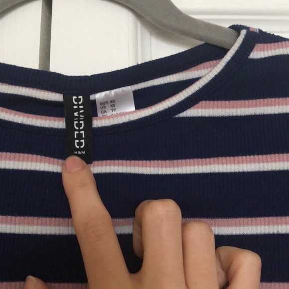 Stripped Crop Top - Picture 4 of 6